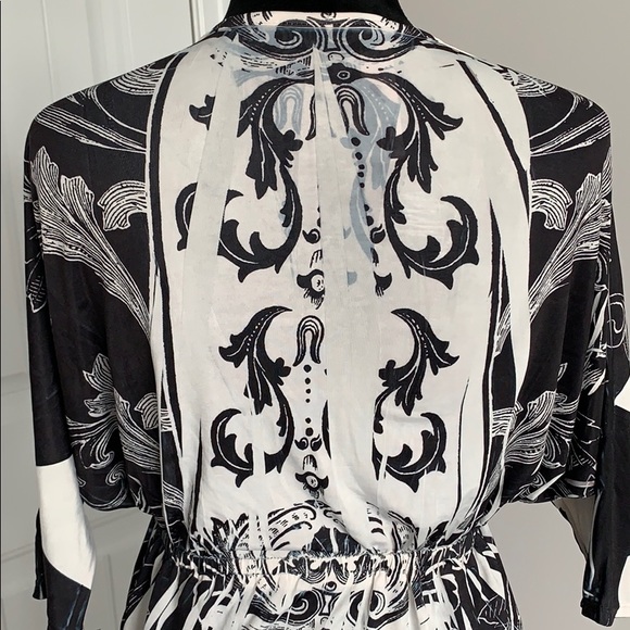 Cute Dress with Rhinestone accent in the front - Picture 7 of 8